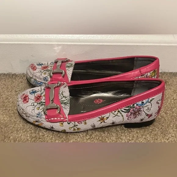 Ros Hommerson Womens Floral Loafers Regina Pink Leather Slip on Size 5M - Picture 3 of 6